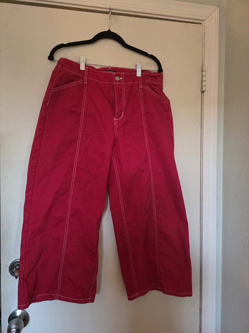 Wide-Leg Crop Pants in Vibrant Red with Contrast Stitching